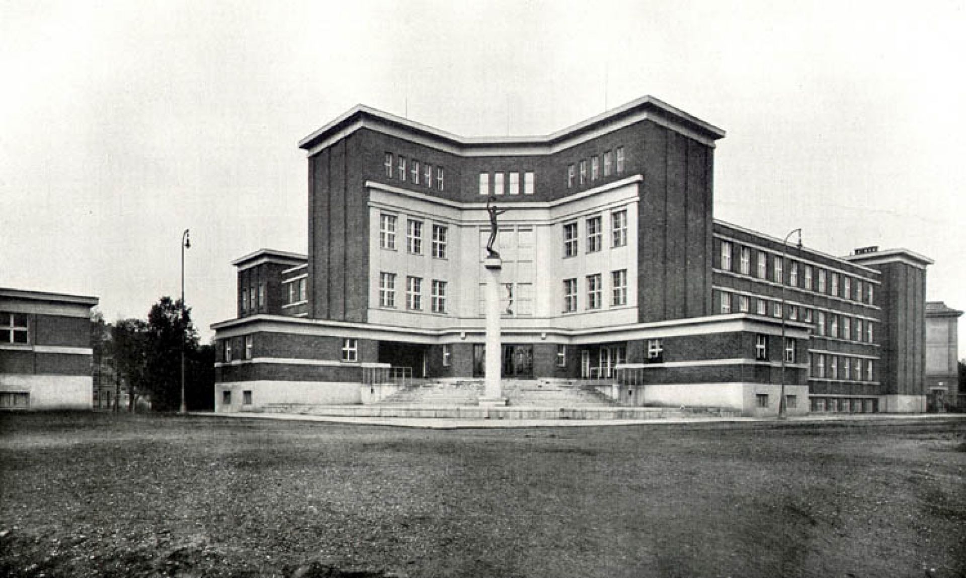 Gymnázium J. K. Tyla