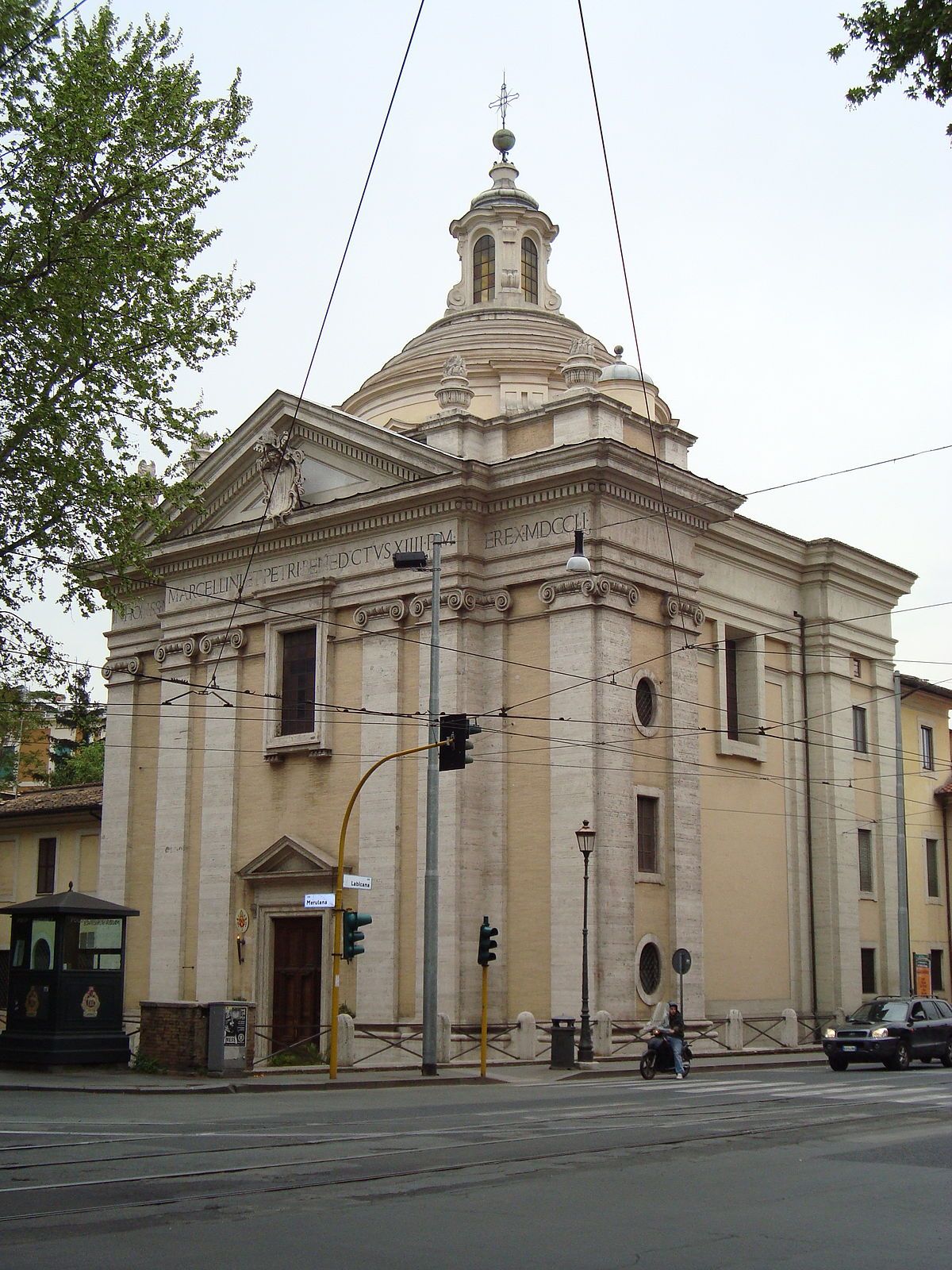 Bazilika Santi Marcellino e Pietro s hrobkou císařovny Heleny