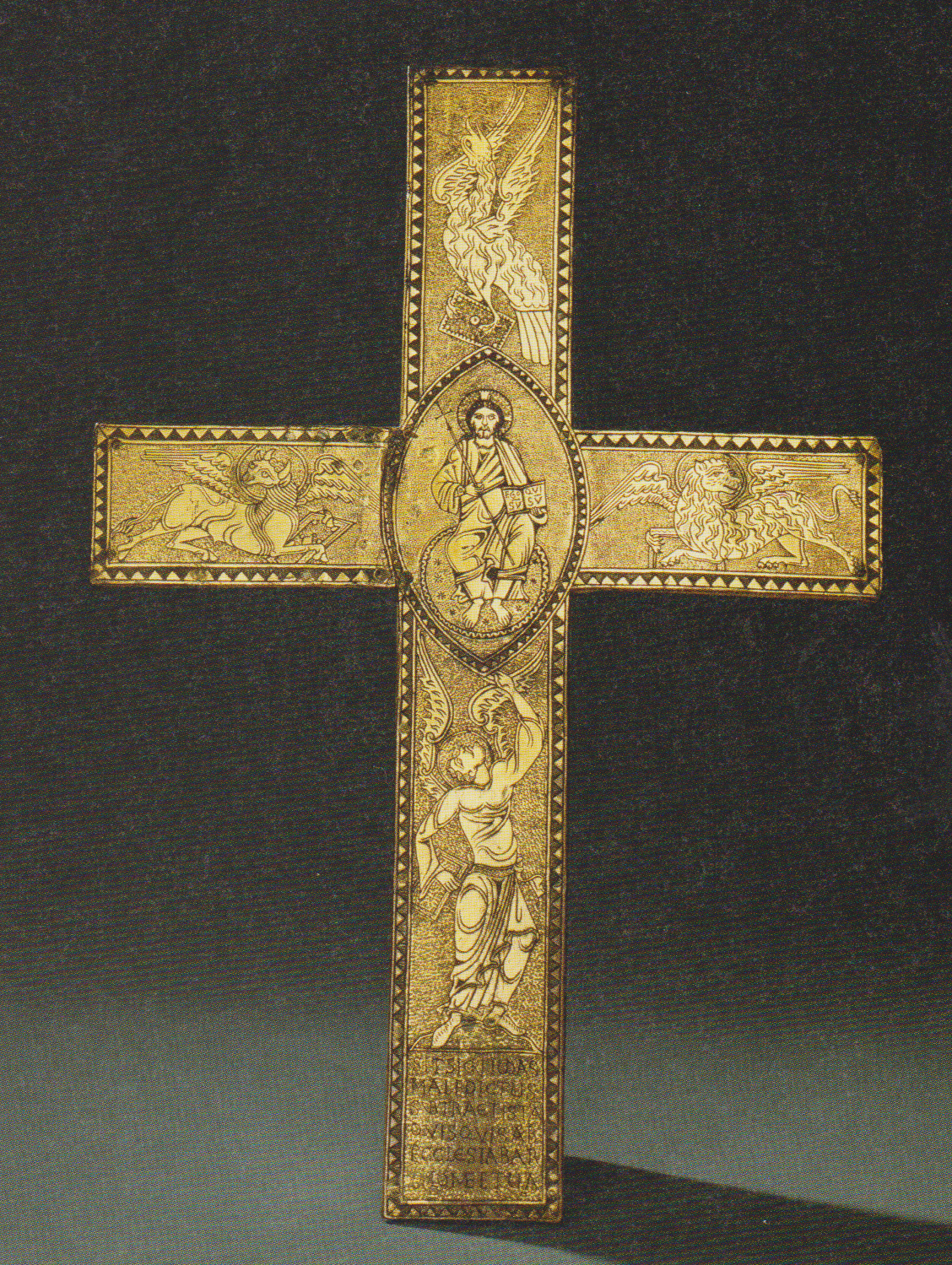 Kříž s Kristem a symboly čtyř evangelistů