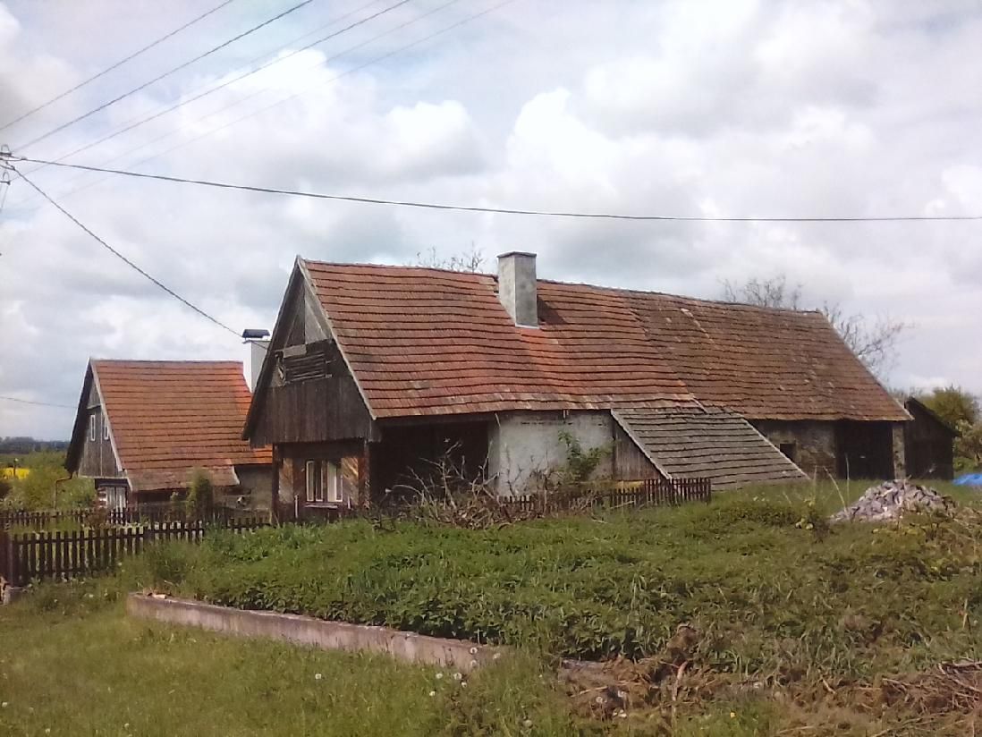 Poloroubené chalupy v Trnově 