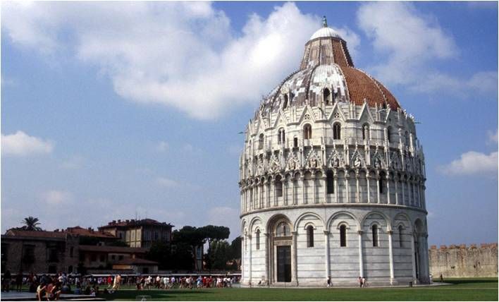 Baptisterium v Pise
